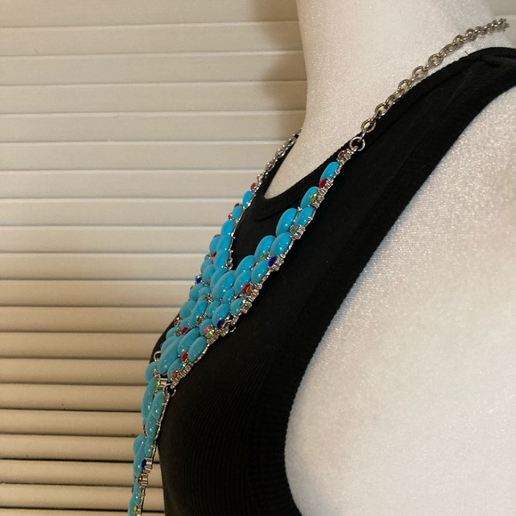 Faux Turquoise Statement Necklace - Picture 4 of 8